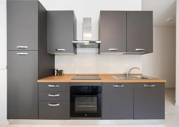 Arcade - 10 Minutes Walk To Piazza Maggiore Daire Bolonya